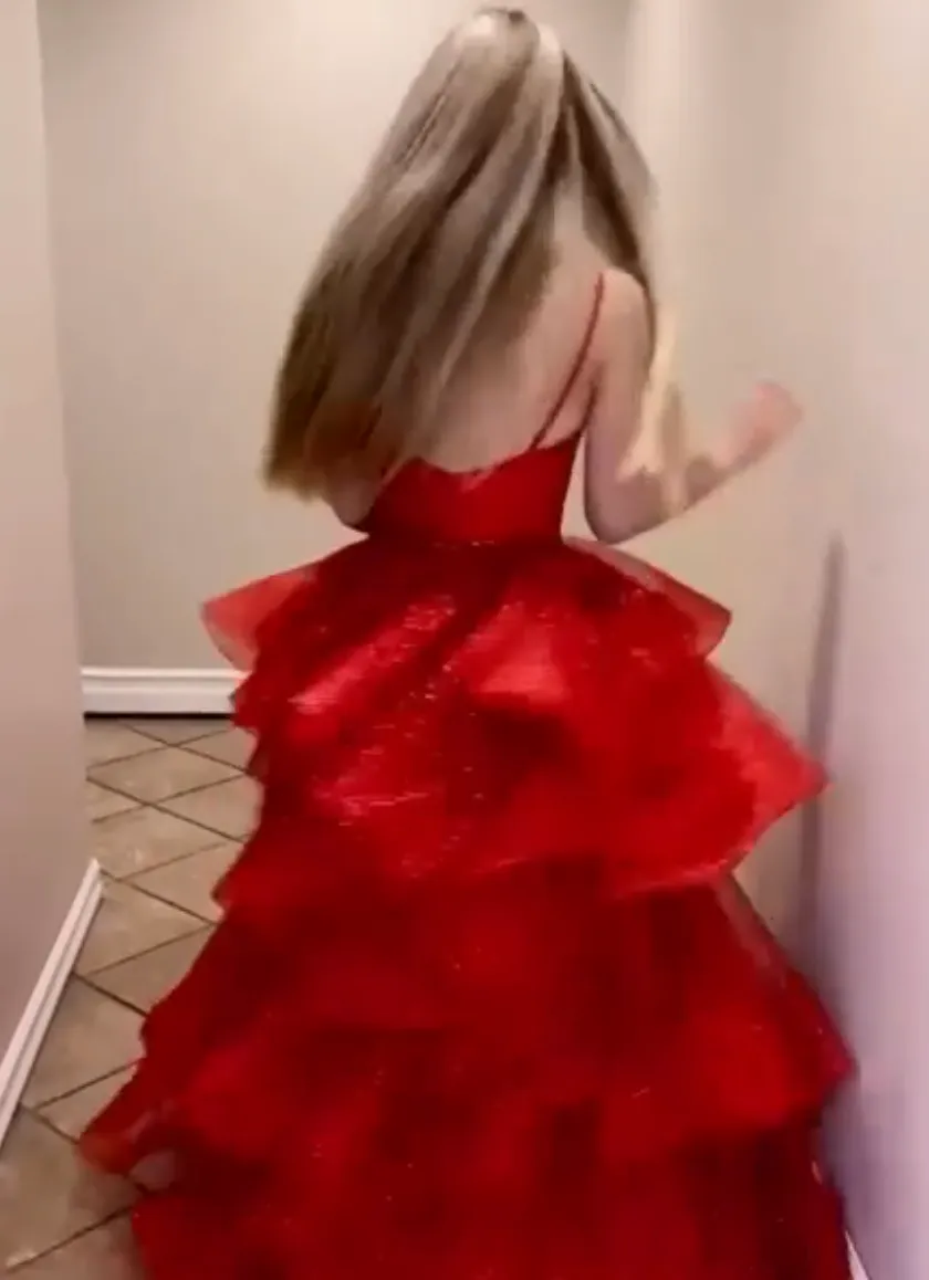 A Line Sparkly Ball Gown Red Prom Dresses 2025 Ruffled Tulle Formal Dress