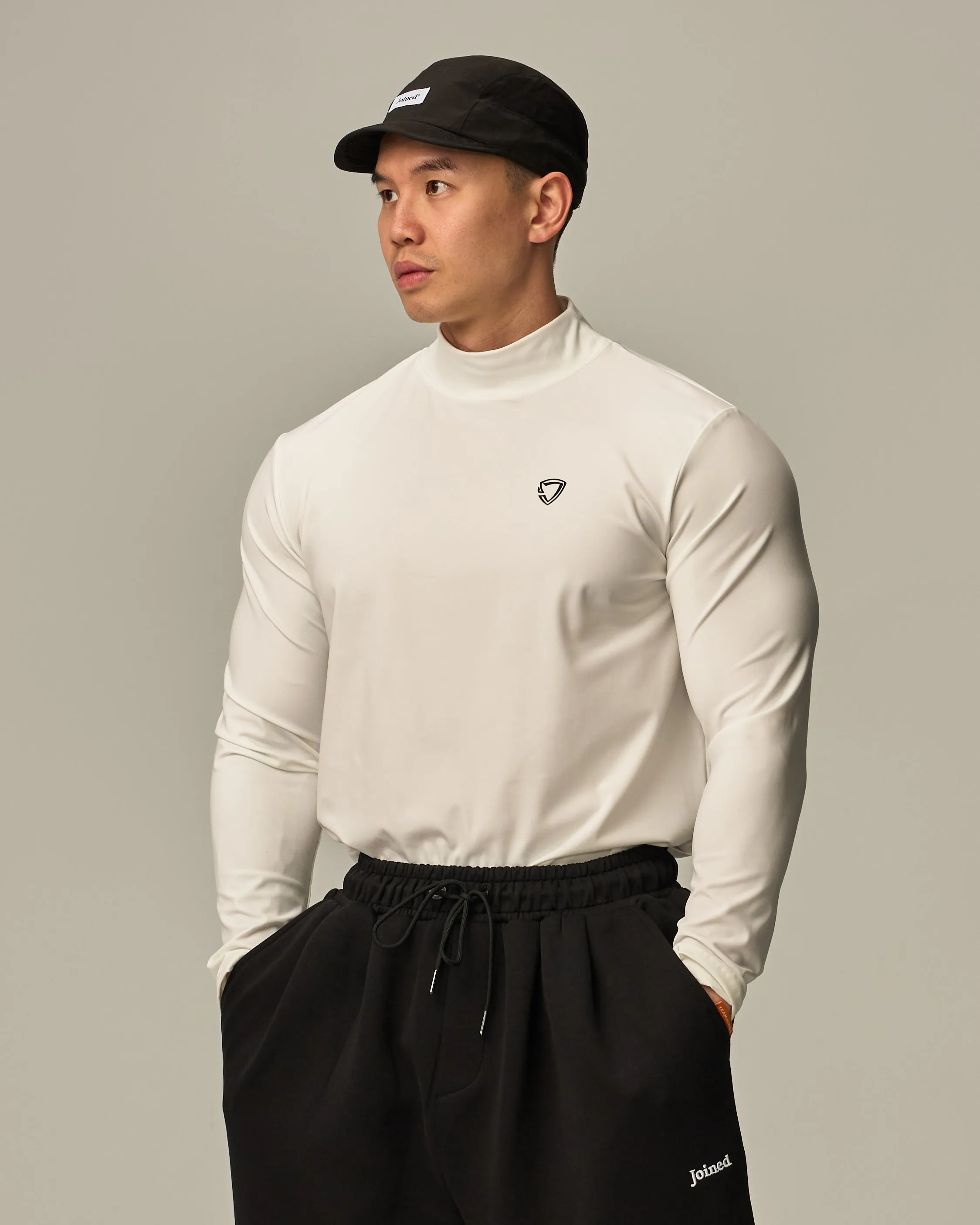 Adapt Turtle Neck Muscle Long Sleeves