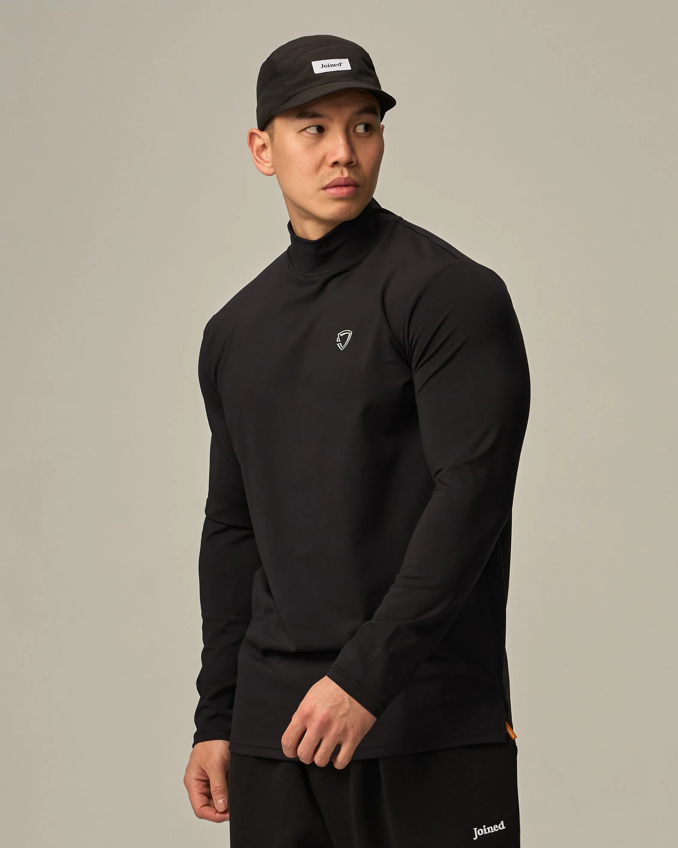 Adapt Turtle Neck Muscle Long Sleeves