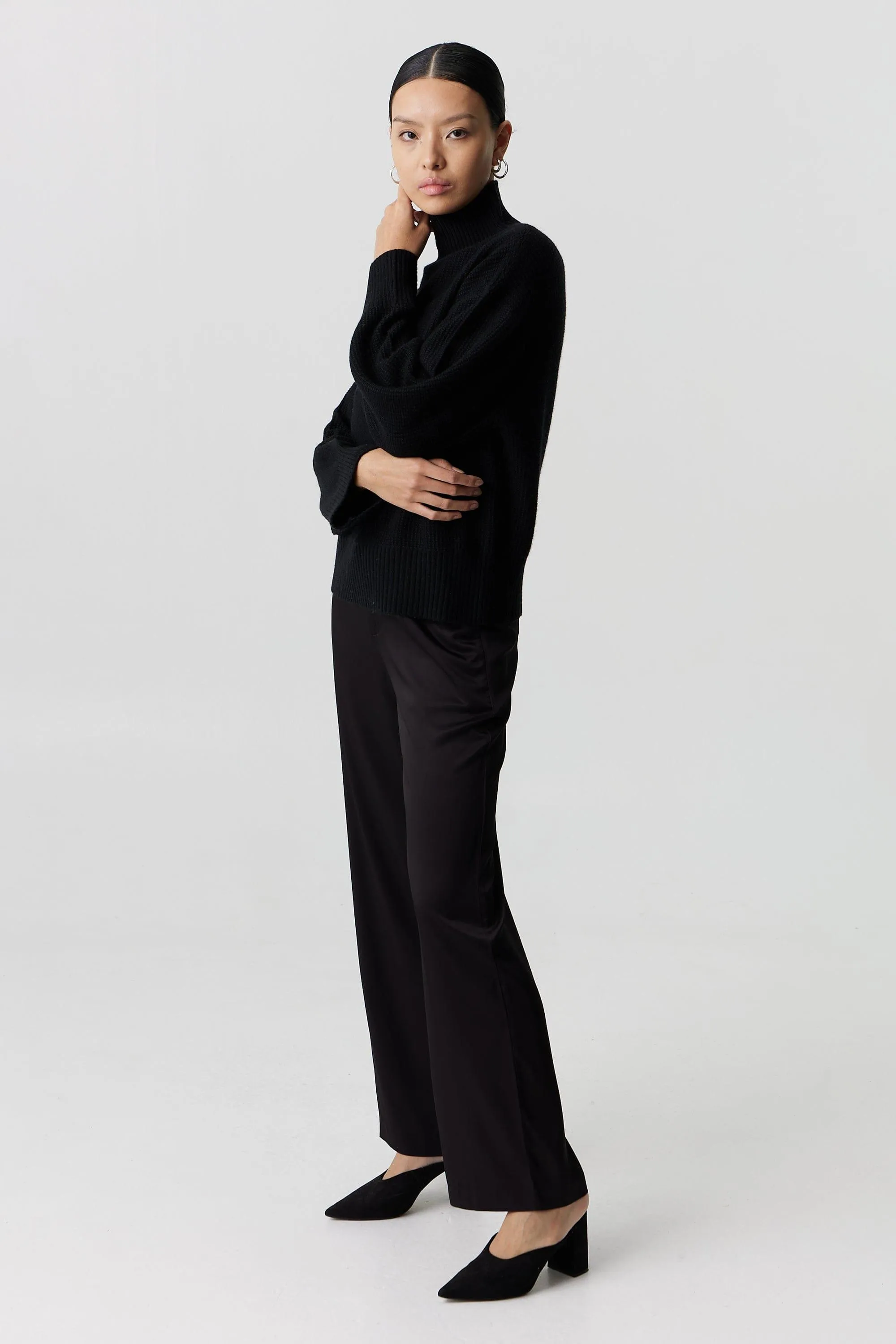 BOUCLE TURTLENECK KNIT | BLACK
