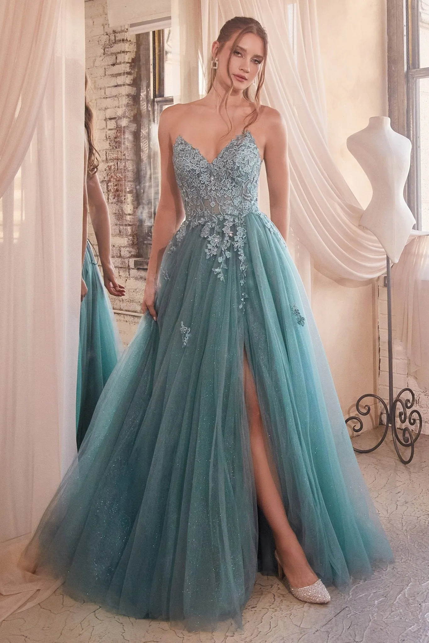 C148 - Ladivine By Cinderella Divine Dress