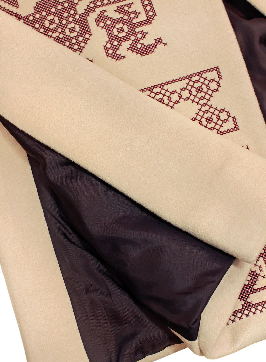 Coat with embroidery