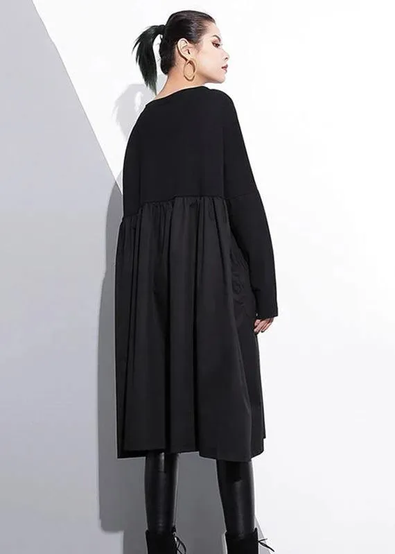 Fionna - Cotton dresses with pointed necklines.