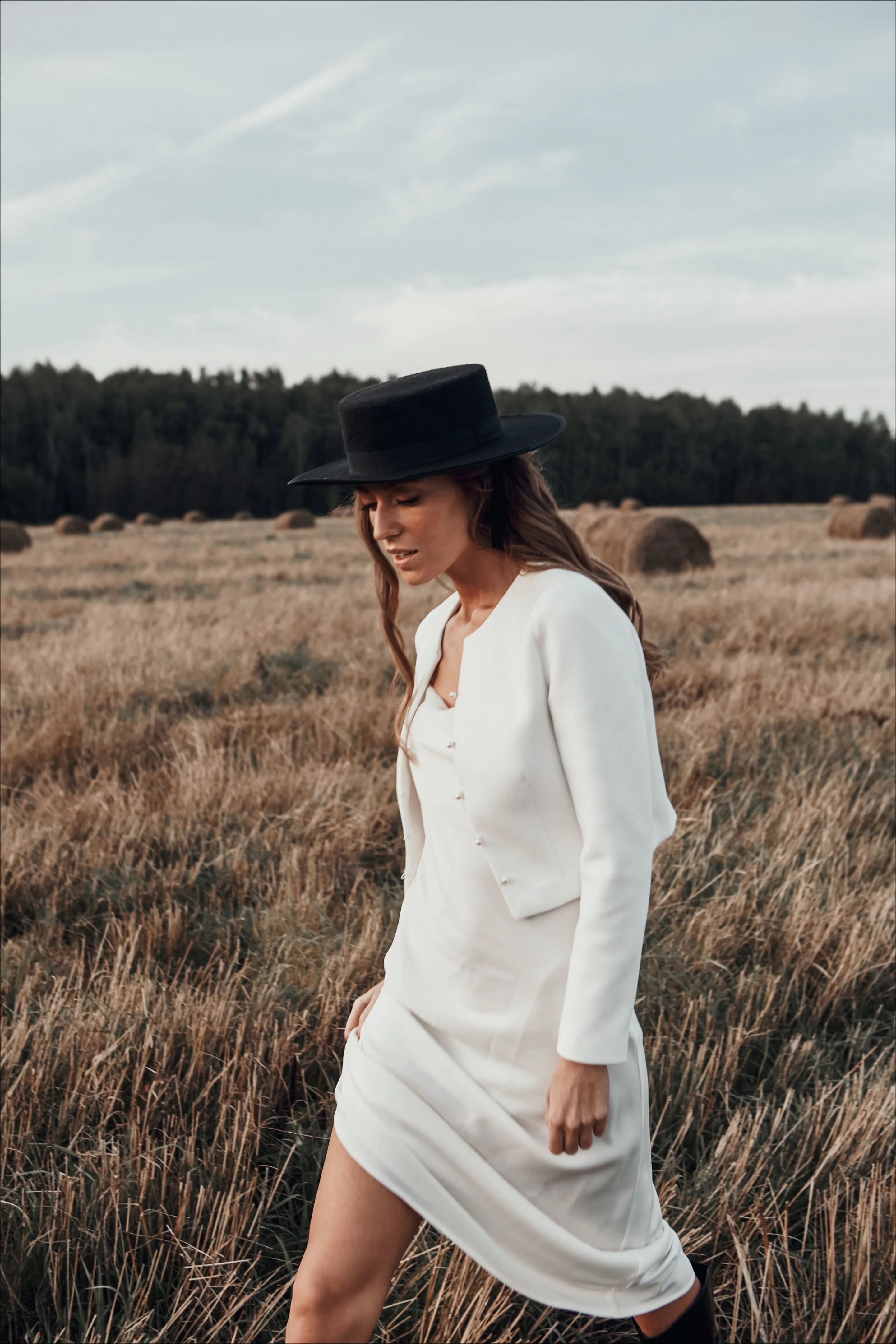 Knitted bridal cardigan with buttons