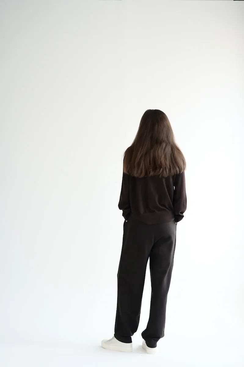 La Base Turtleneck in Brown