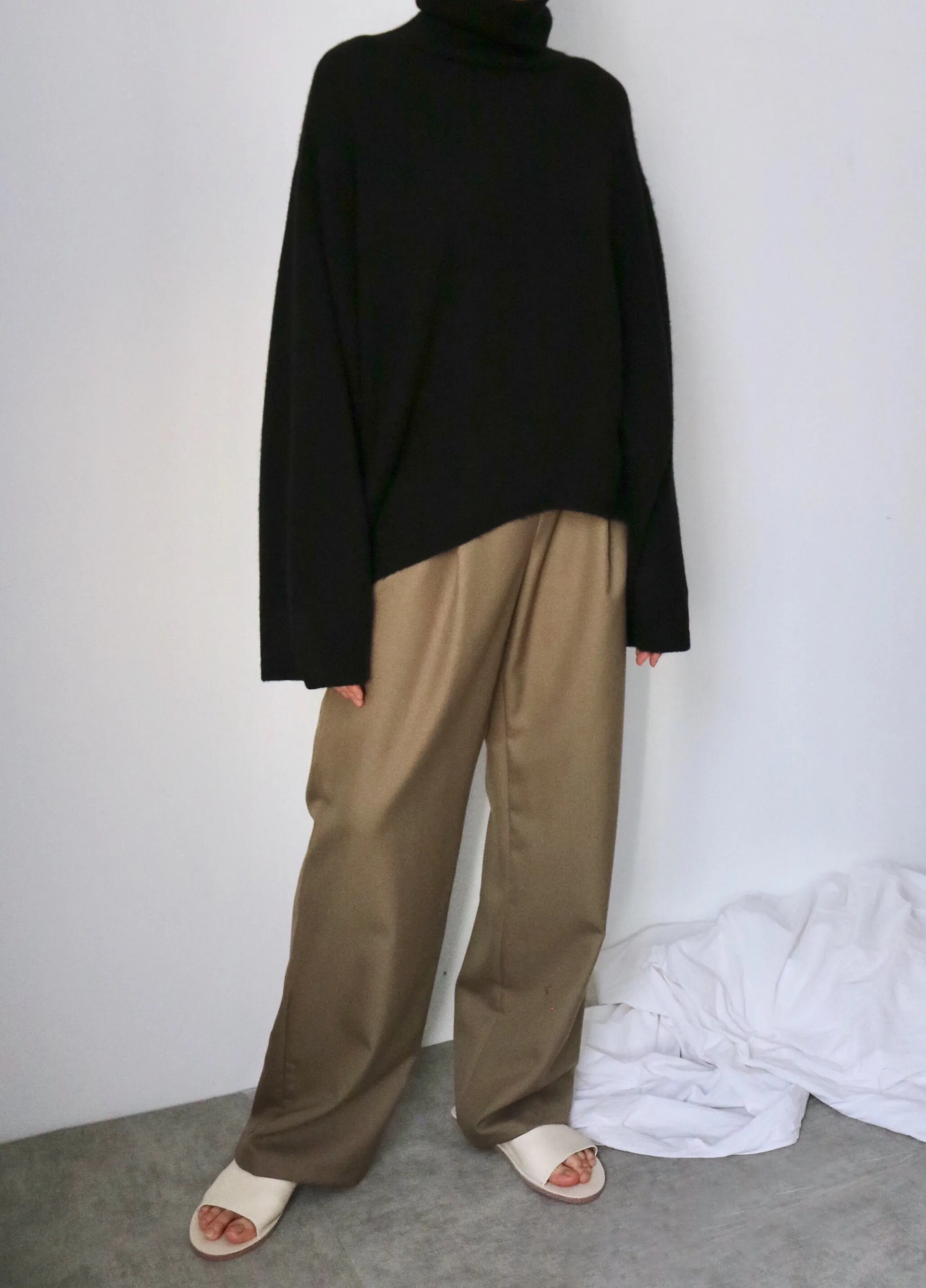 Liv Sweater-black
