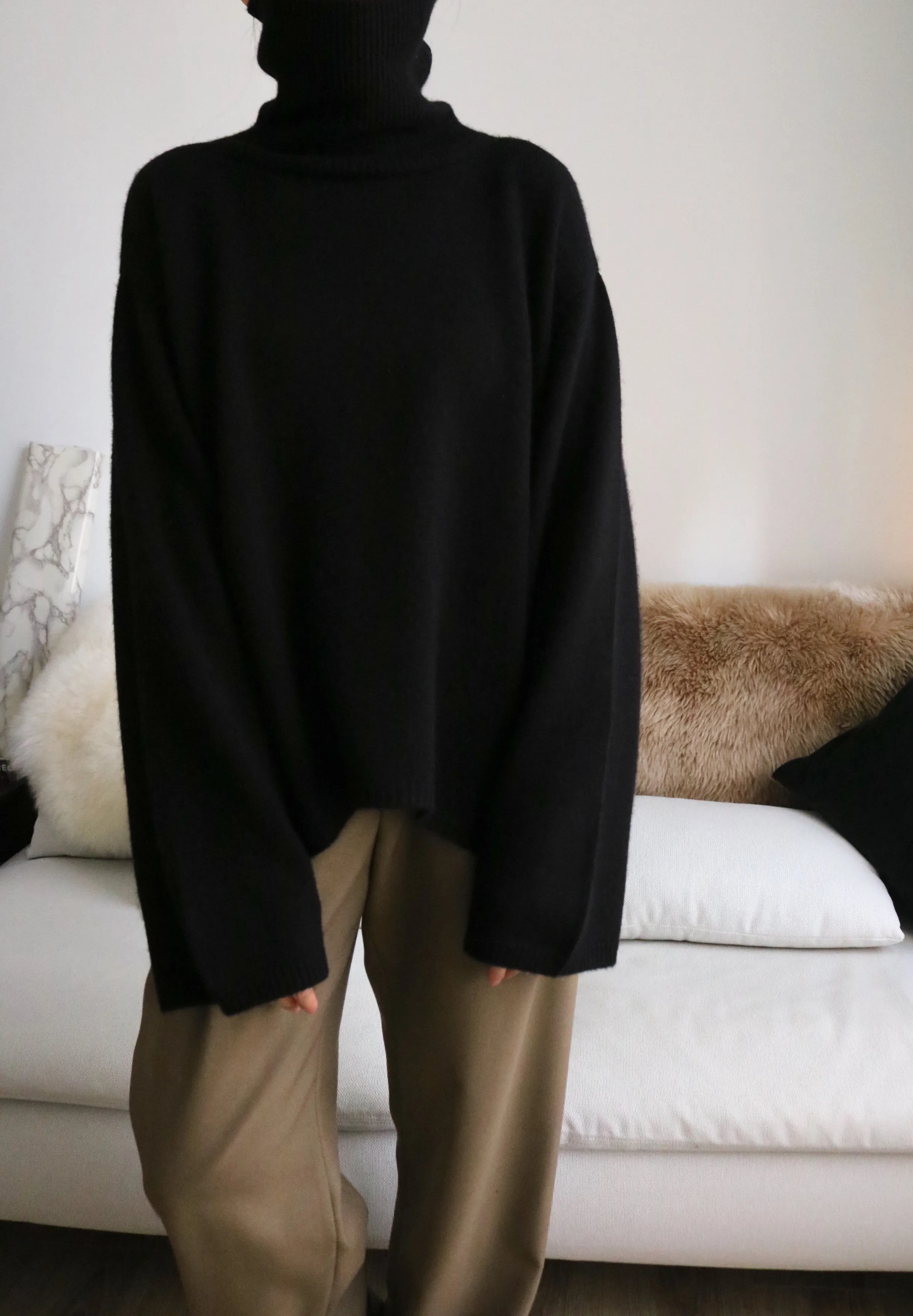 Liv Sweater-black