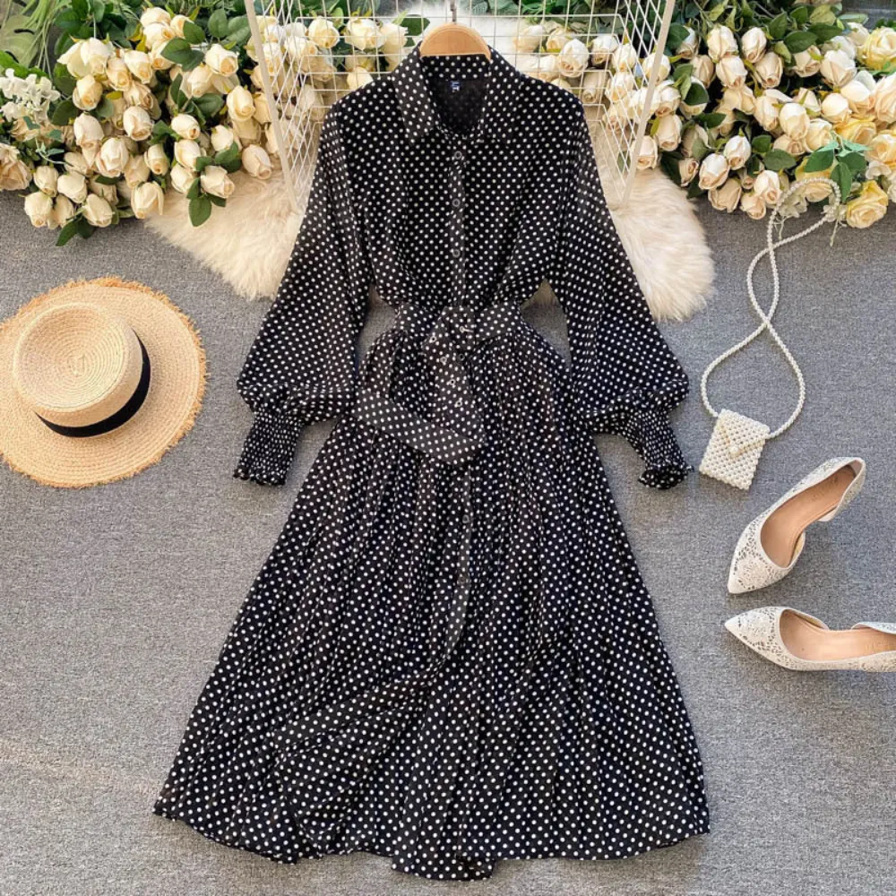 Nana - Airy Pleated Dress with Dots and Lantern Sleeves