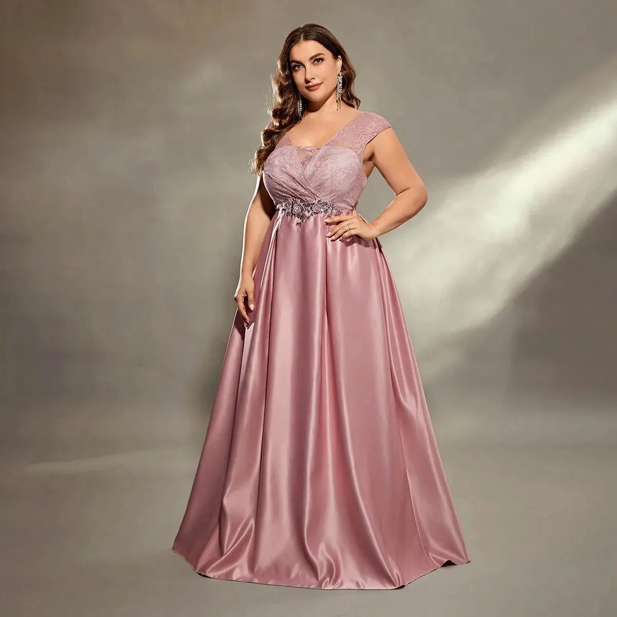 Plus-size hollowed-out shoulder lace chest dress