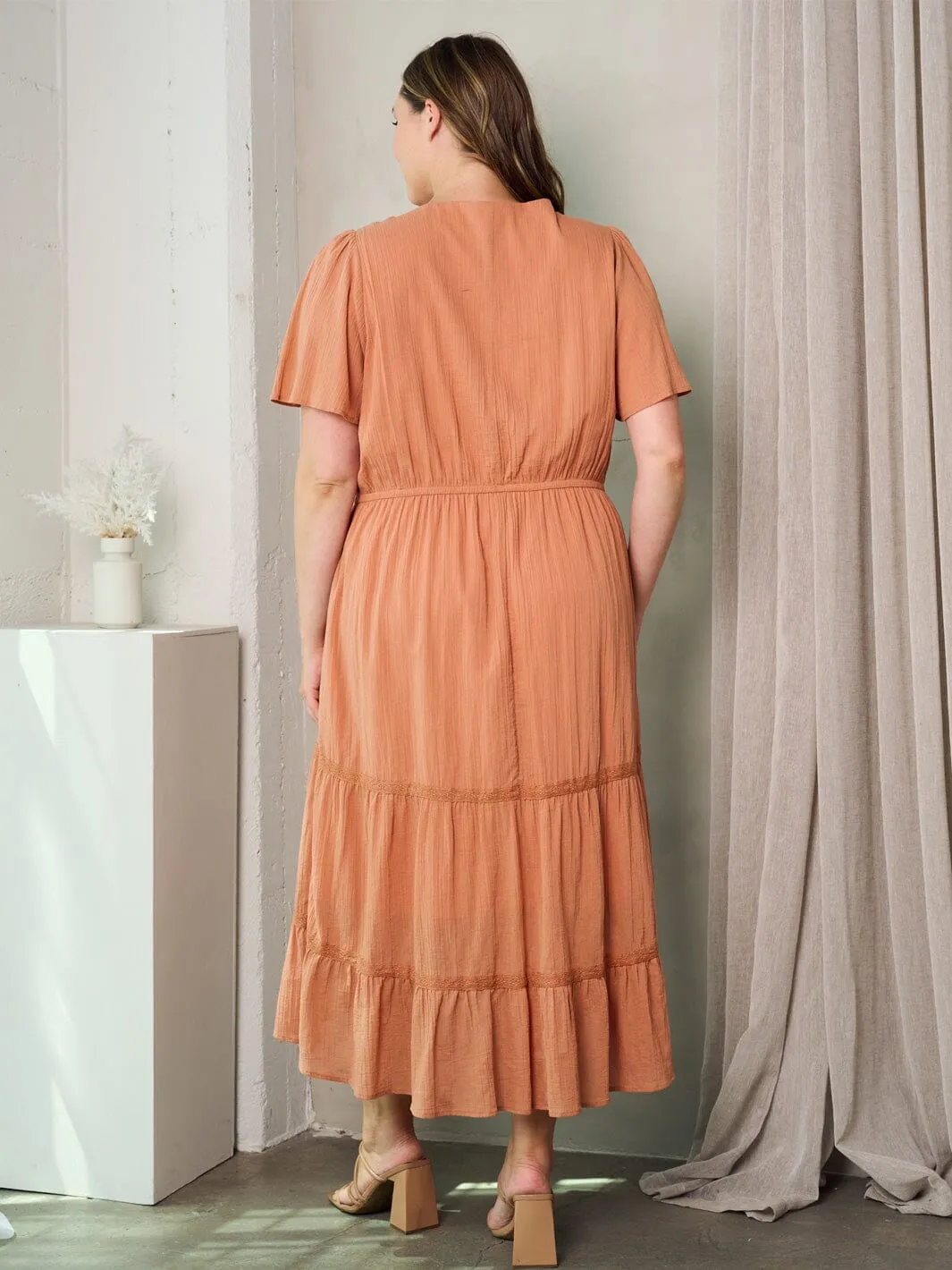 PLUS SIZE SHORT SLEEVE TIERED FLORAL MAXI DRESS