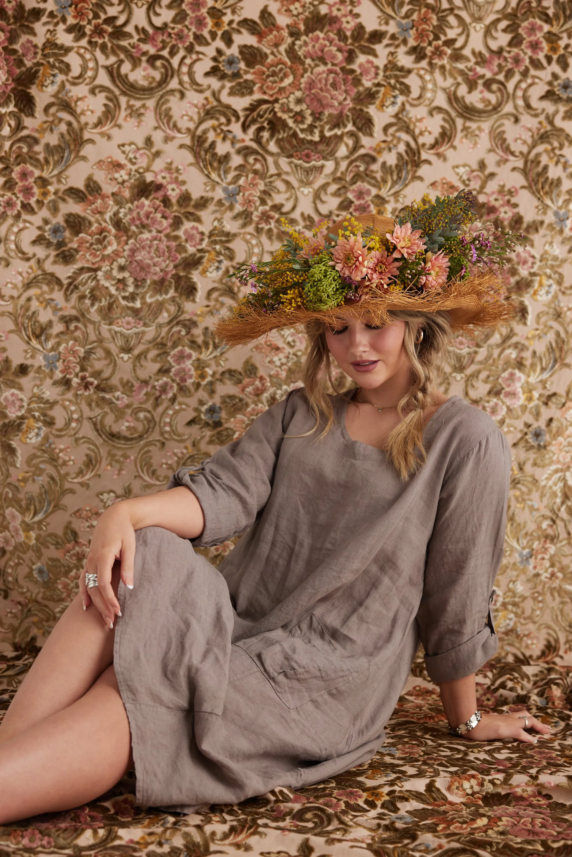 Primavera Linen dress. Taupe. Long-sleeved