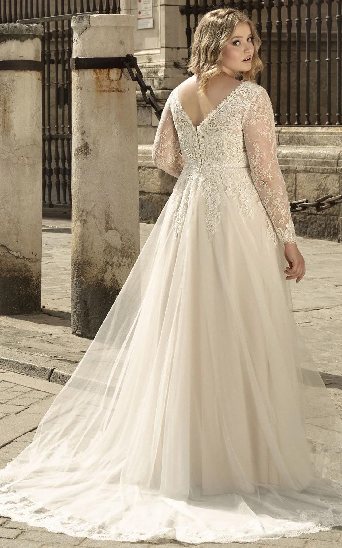 Romantic A Line Lace Wedding Dress with Appliques and Train-716228