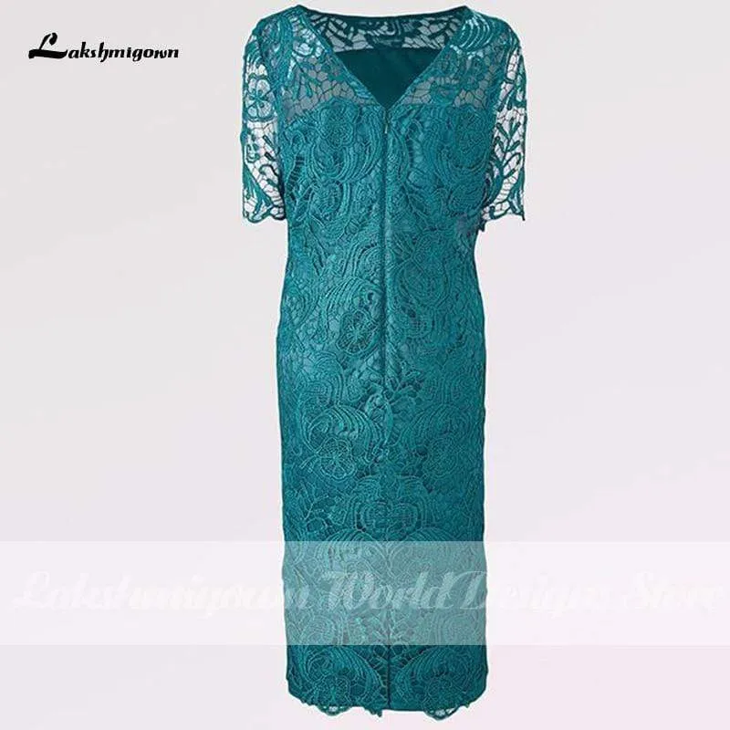 Sheath Knee-length Lace Mother of the Bride Dresses