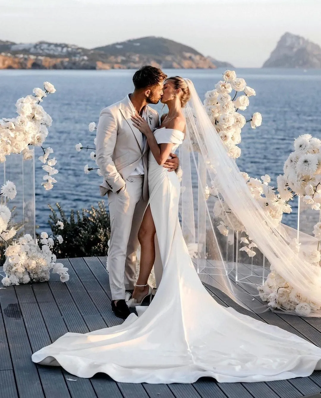 Slim Fit Off-the-shoulder Bridal Dress with Split Side