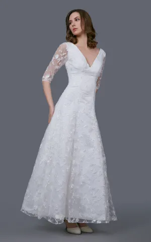 Vintage Long Lace Sleeve V-neck A-line Lace Gown With Pleats-ZP_706282