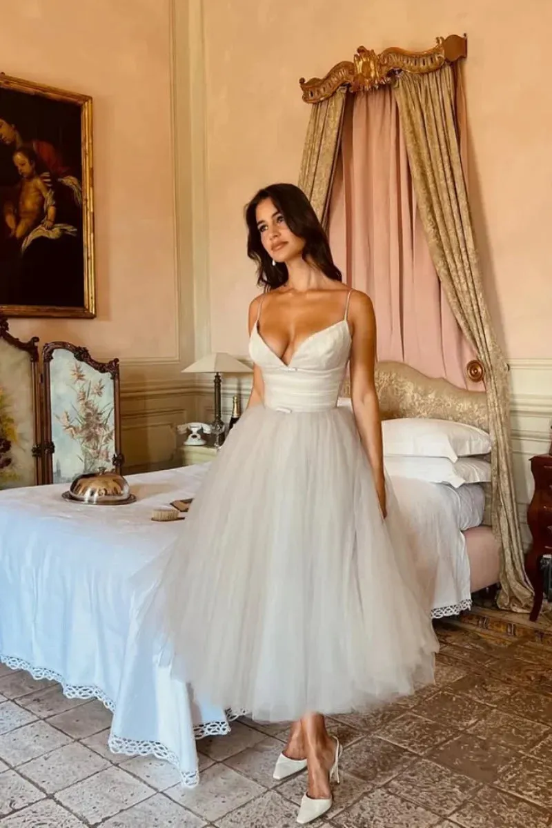VougeVamp Sweetheart Tulle Prom Dress - White Sexy V-Neck Ankle-Length A-Line Evening Gown