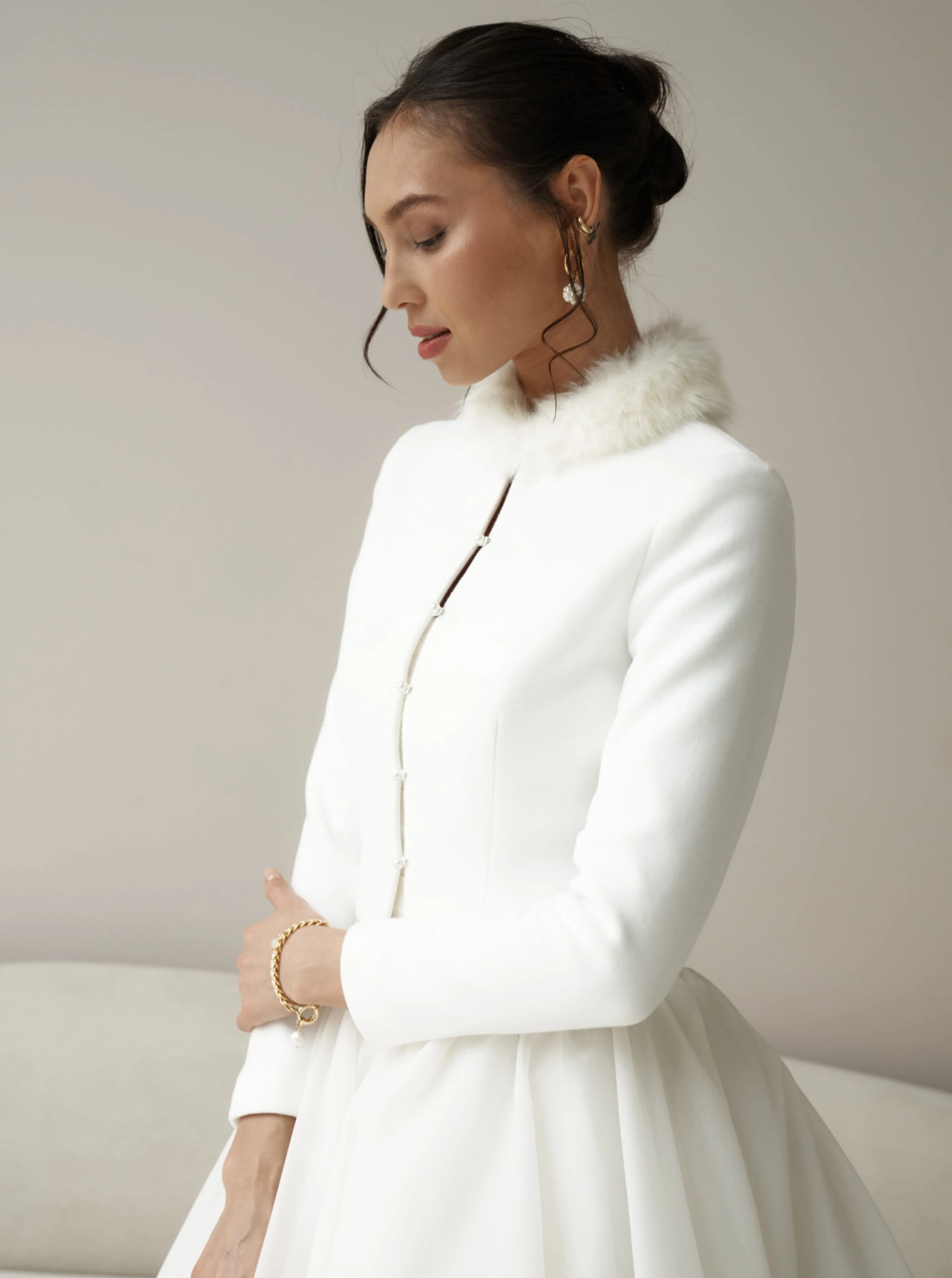 Winter bridal jacket with fur collar